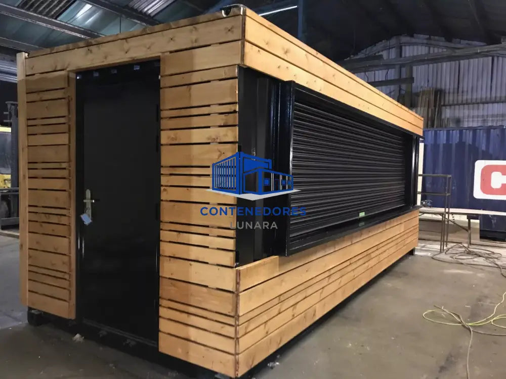 CONTENEDOR DE 20 PIES BAR / CAFETERIA CON REVESTIMIENTO DE MADERA