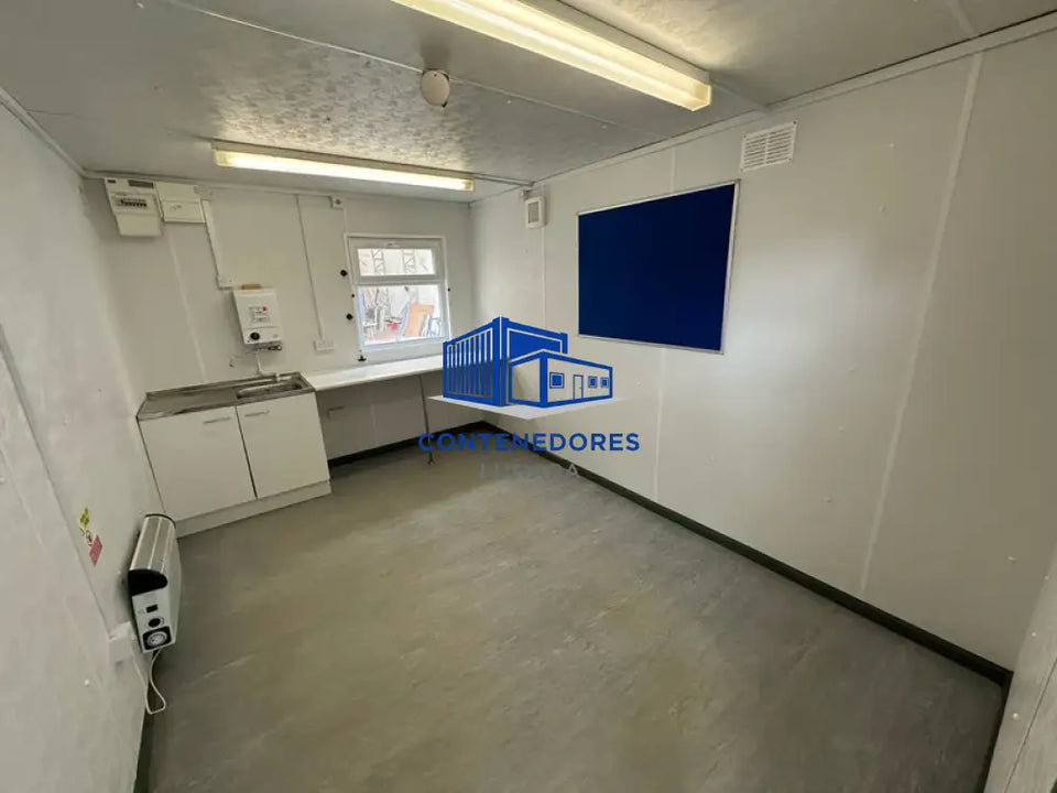 CONTENEDOR DE OFICINA 9,7 x 3 M CON SANITARIOS