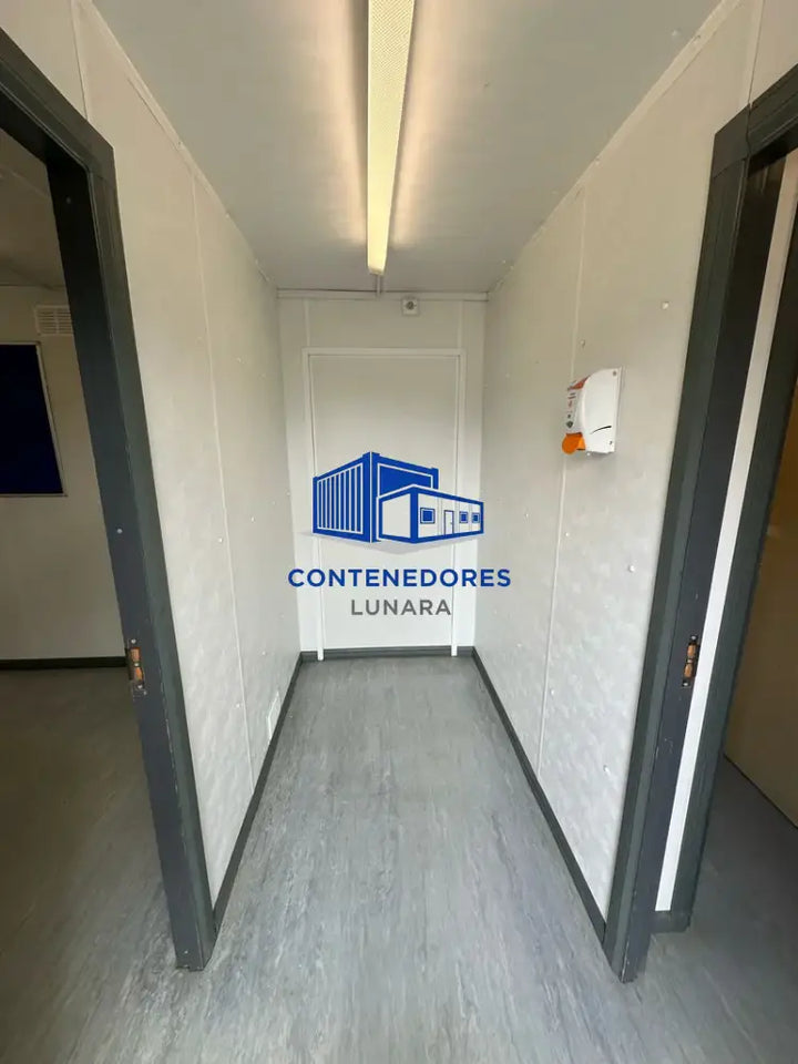 CONTENEDOR DE OFICINA 9,7 x 3 M CON SANITARIOS